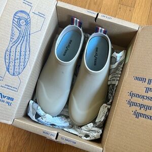 Brand-New SeaVees Bodega Clog in Dune (Size 9, Women)
